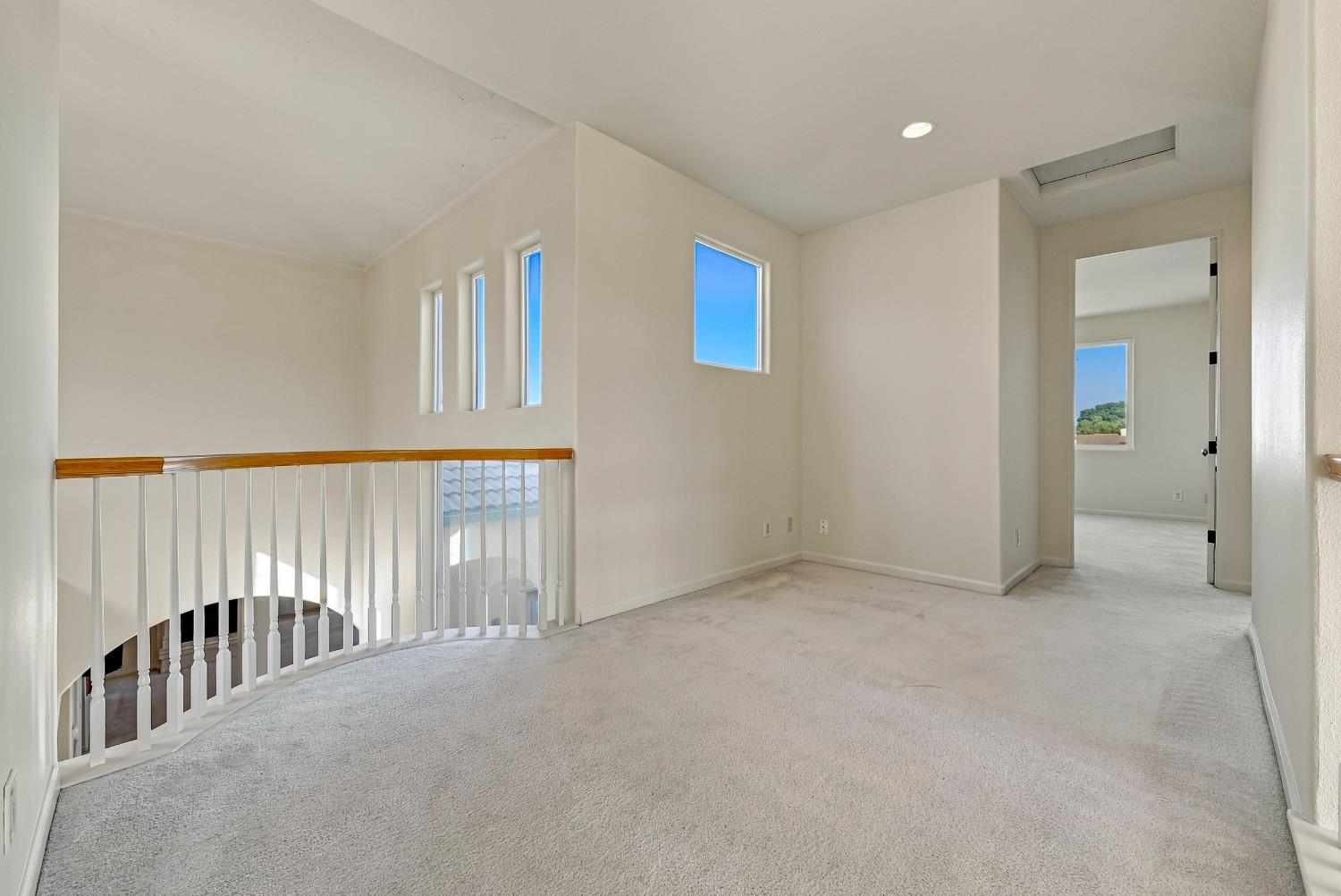 8185 Lake Shore Dr, Chowchilla, CA 93610