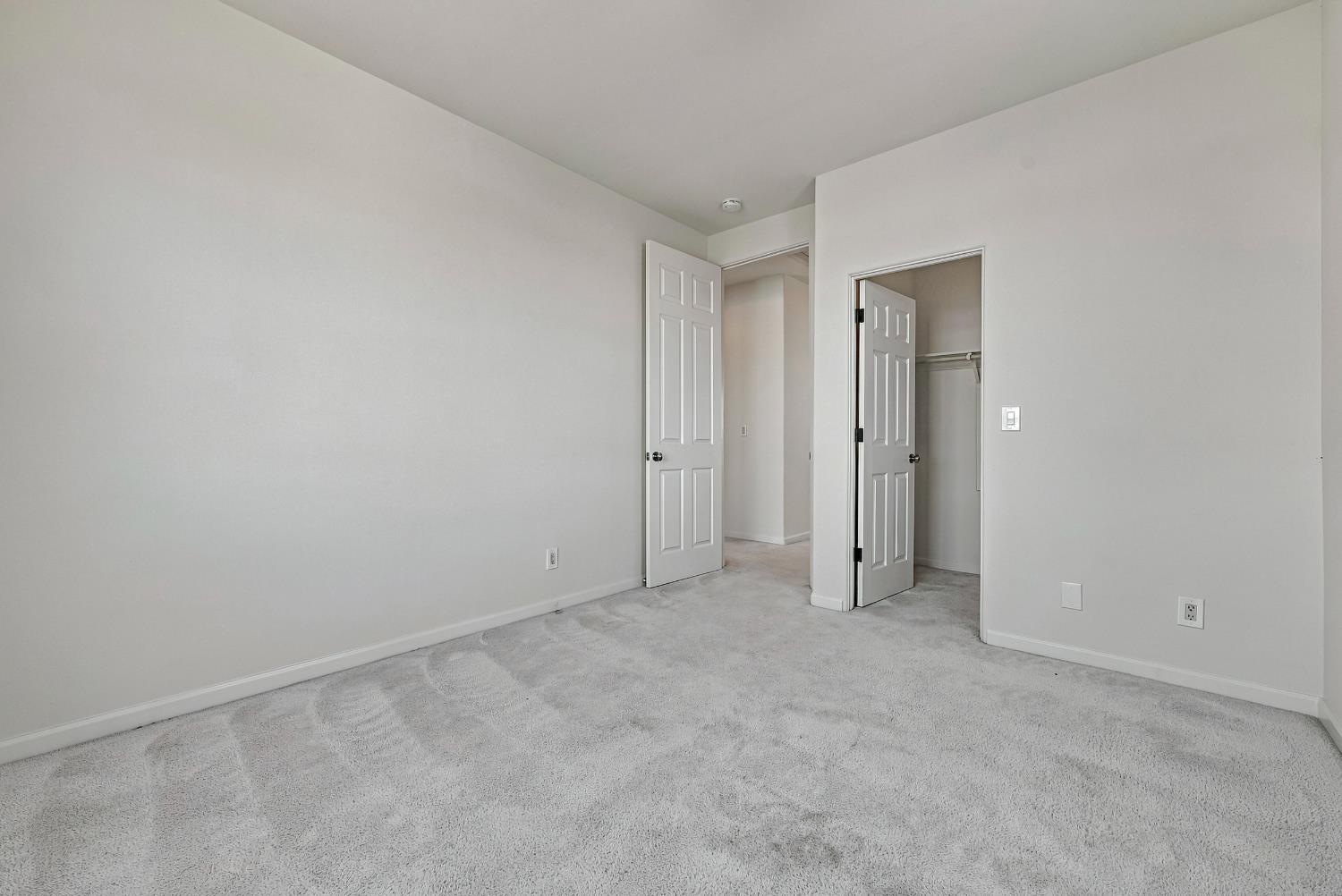 8185 Lake Shore Dr, Chowchilla, CA 93610