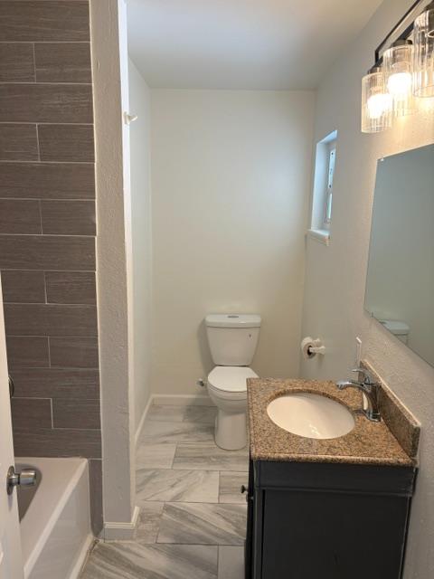 1906 W Saratoga Dr, Modesto, CA 95350