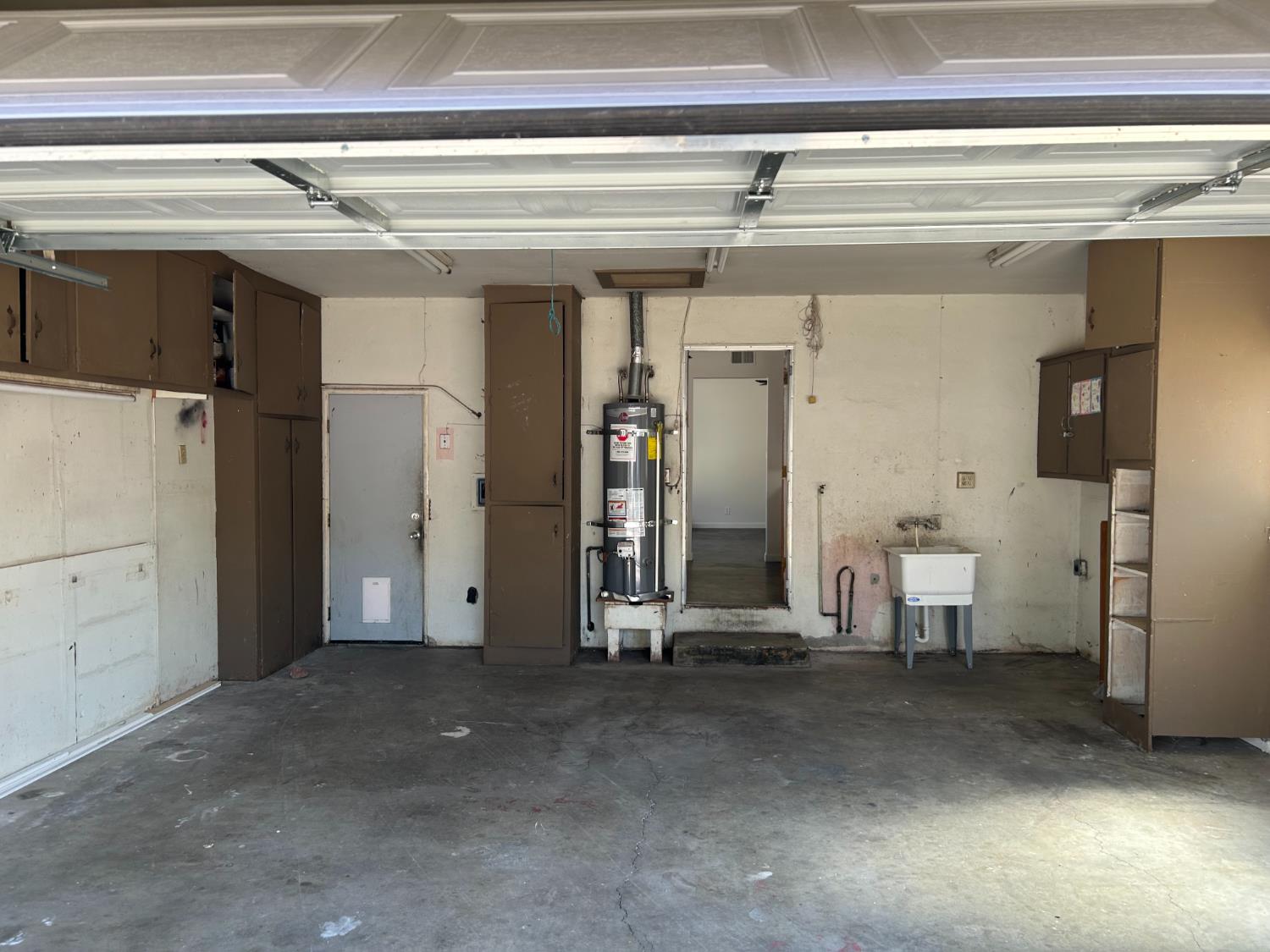 1906 W Saratoga Dr, Modesto, CA 95350