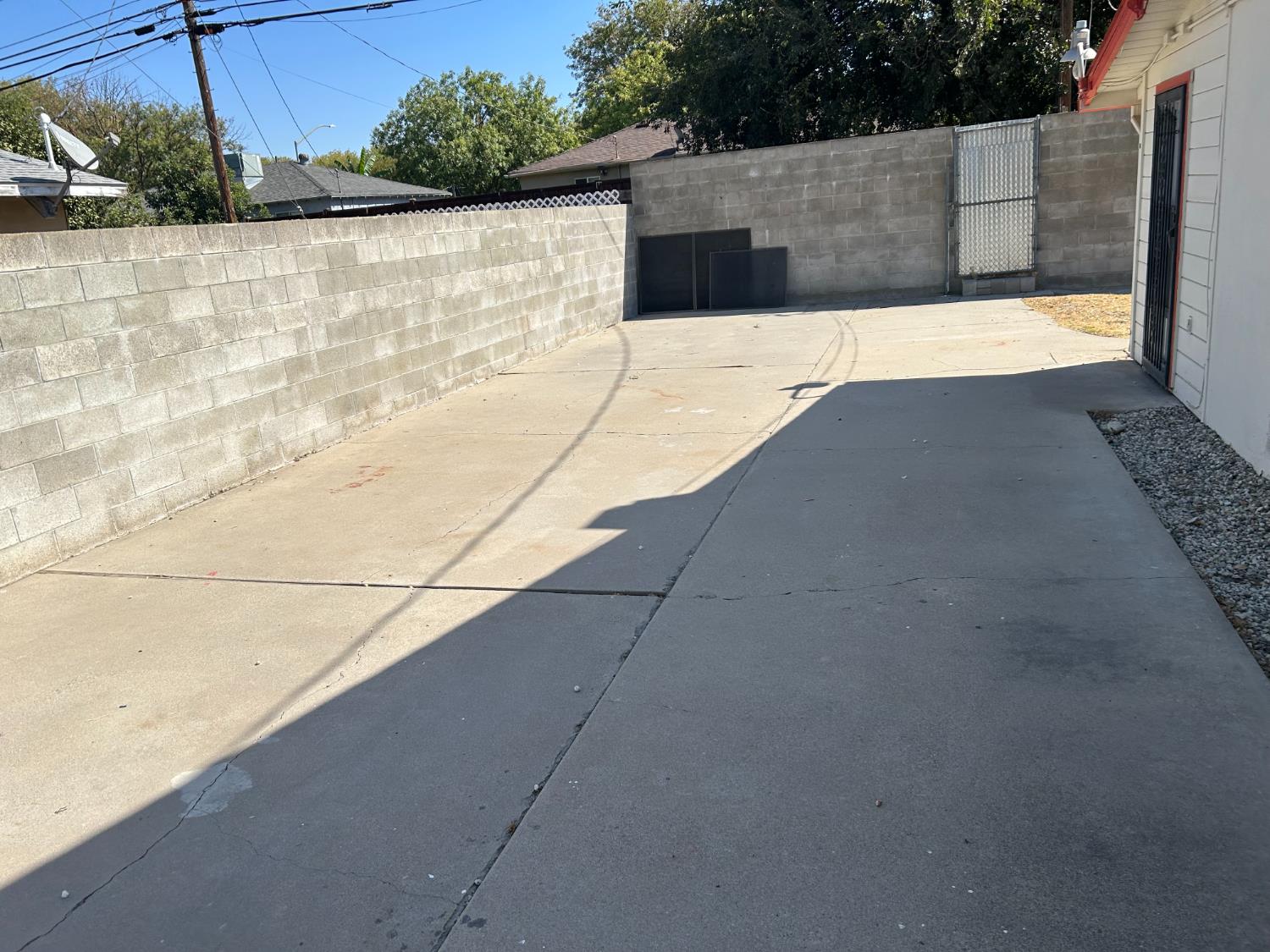 1906 W Saratoga Dr, Modesto, CA 95350
