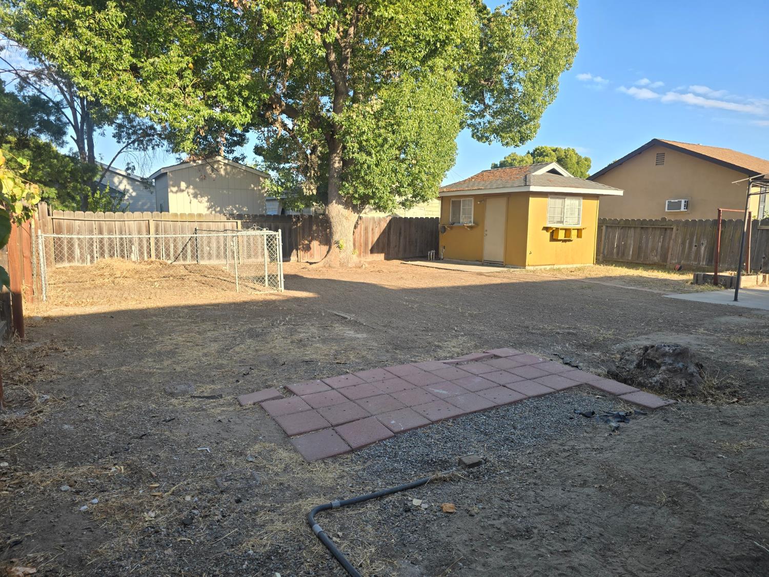 530 Locust Ave, Manteca, CA 95337