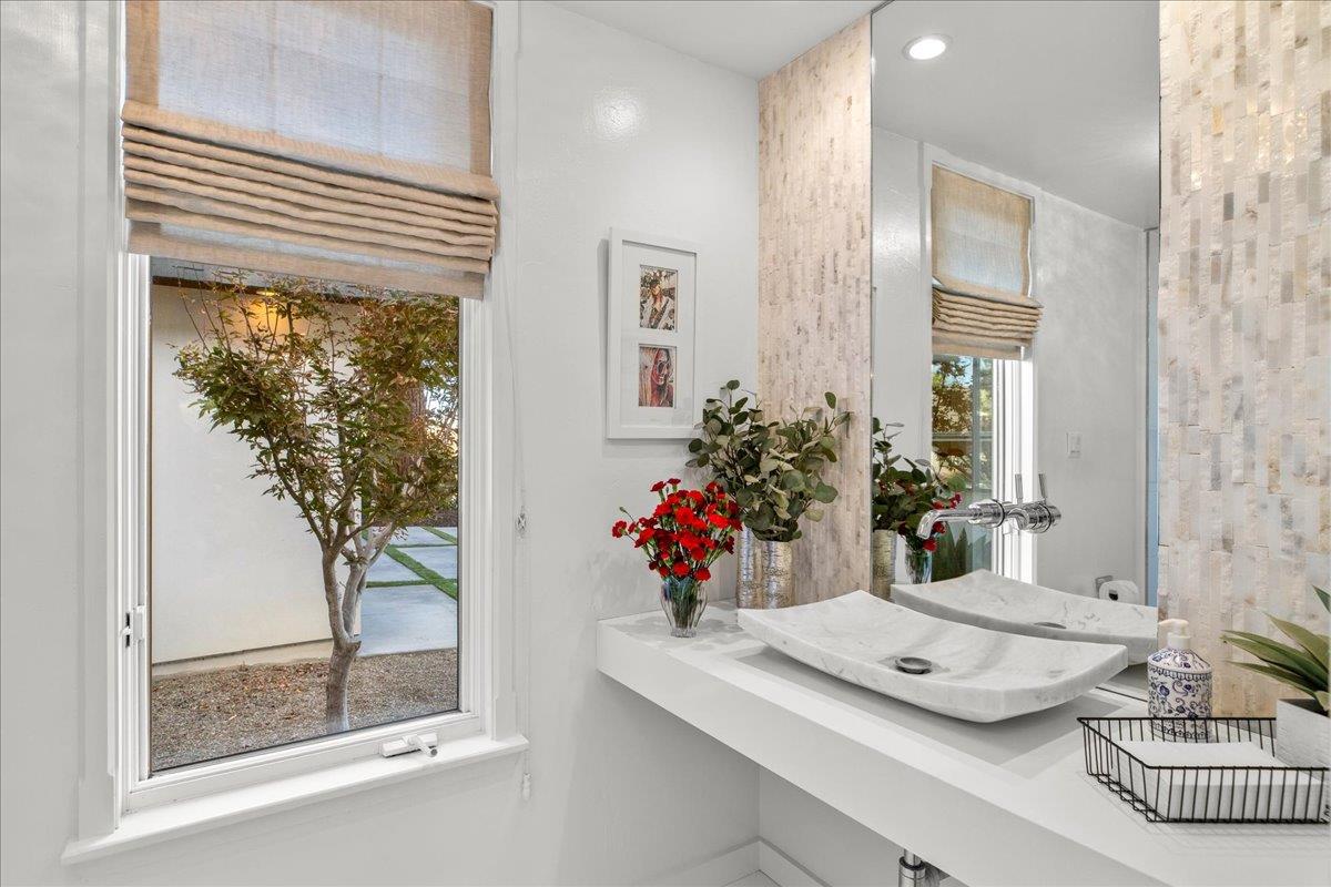 1176 Bogarin Ln, Ripon, CA 95366