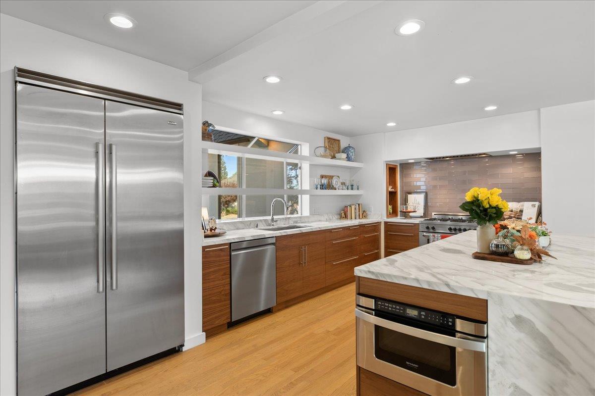 1176 Bogarin Ln, Ripon, CA 95366