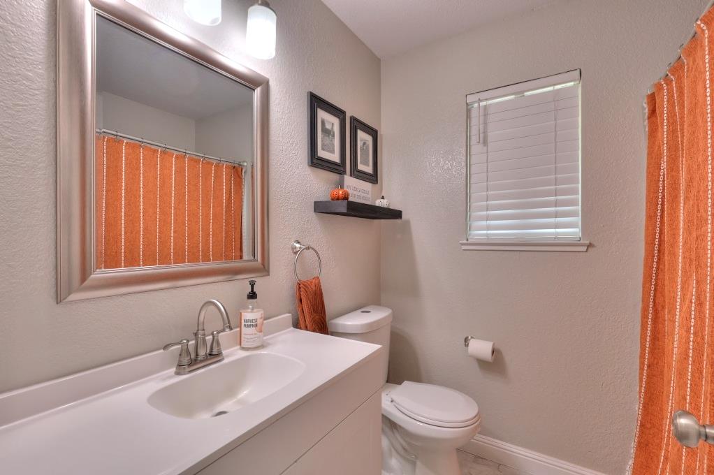 669 Flora Way, Waterford, CA 95386