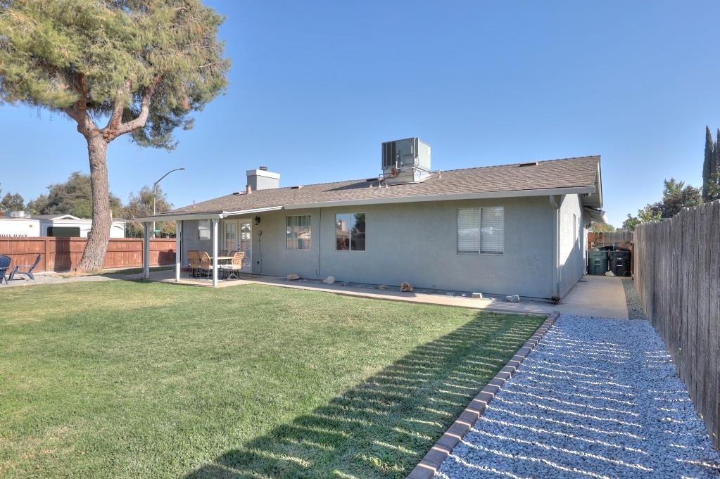 669 Flora Way, Waterford, CA 95386