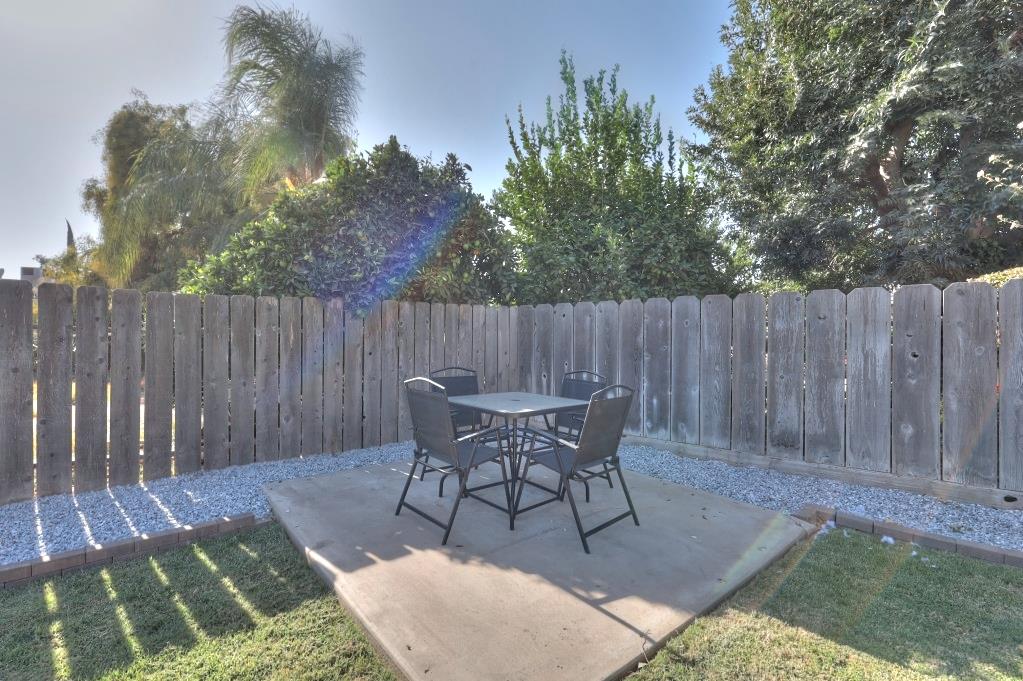 669 Flora Way, Waterford, CA 95386