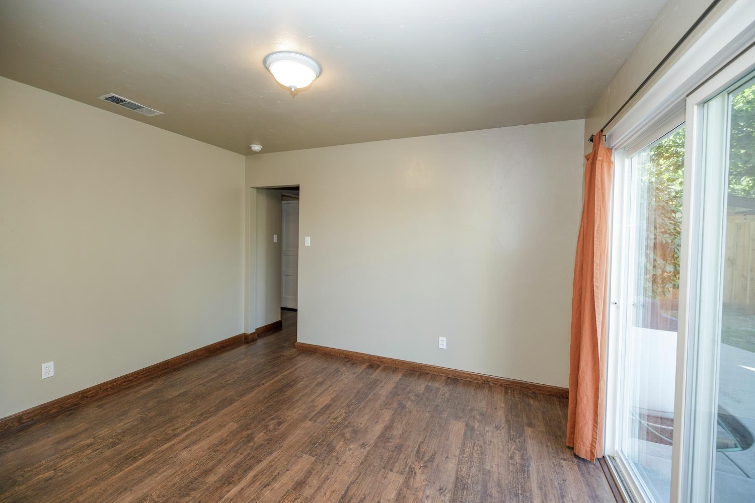 917 Whittier, Modesto, CA 95350