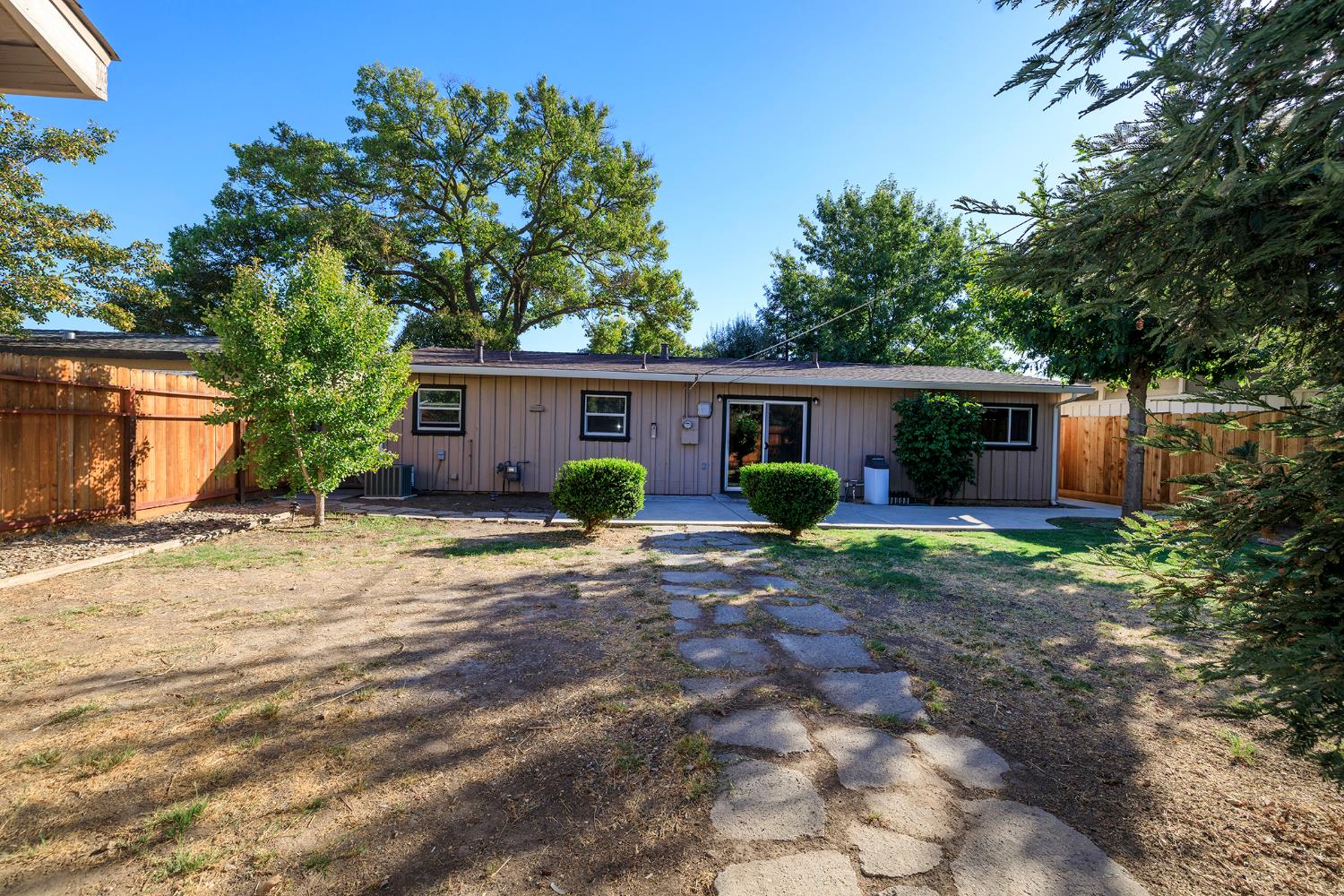 917 Whittier, Modesto, CA 95350