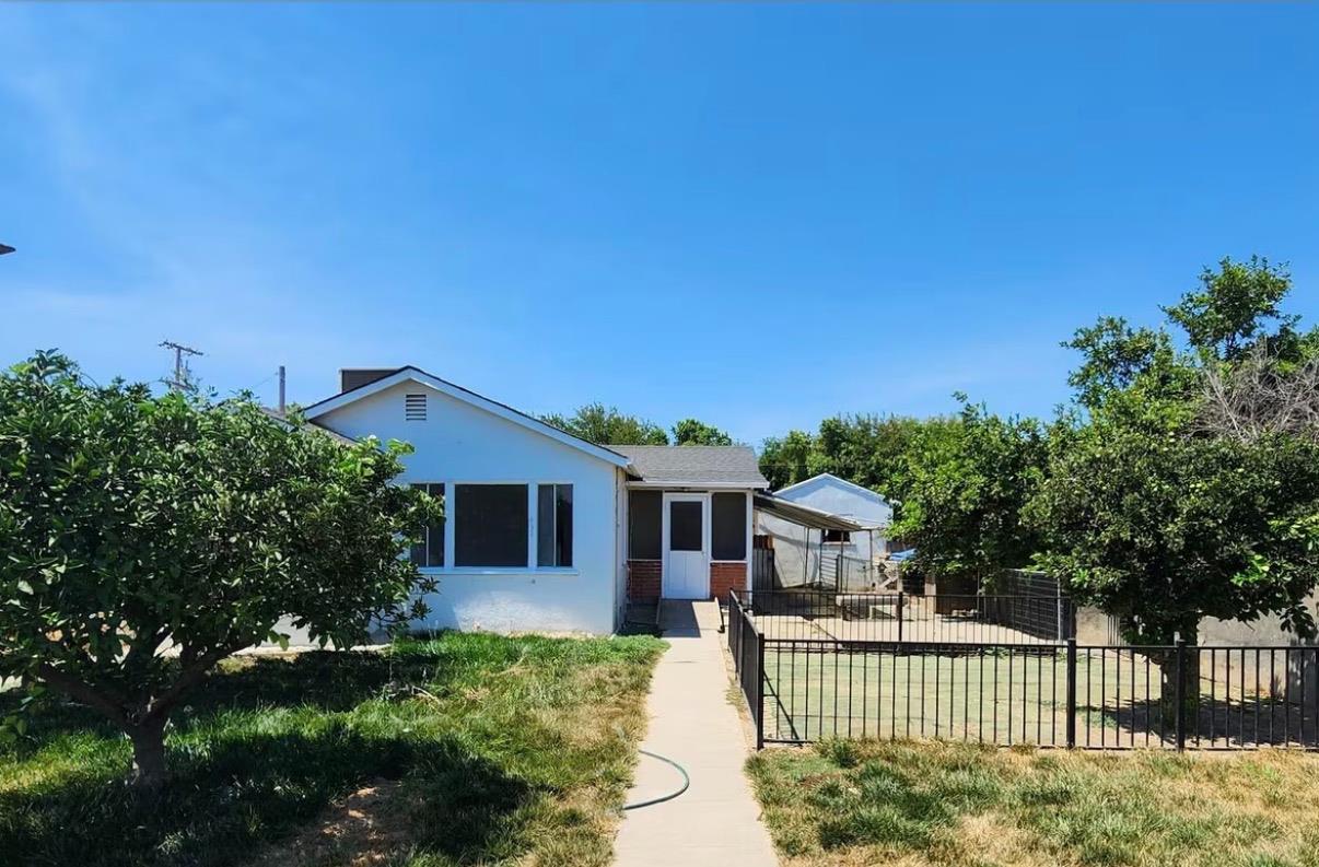 431 East Ave, Gustine, CA 95322