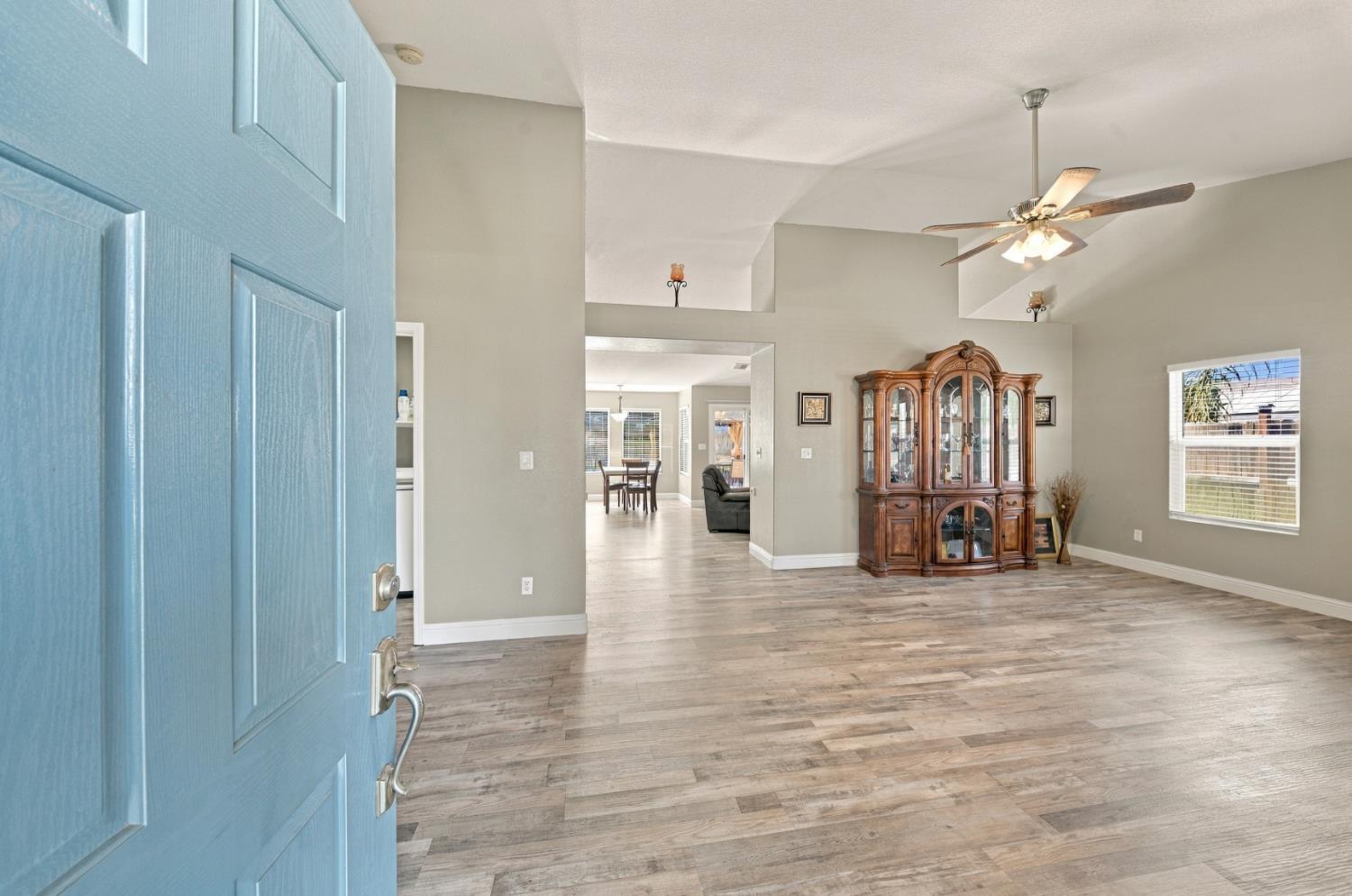 1357 Chamberlain Ave, Los Banos, CA 93635