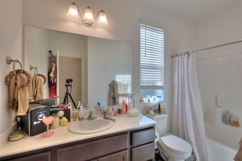2995 Masterson Ln, Merced, CA 95348