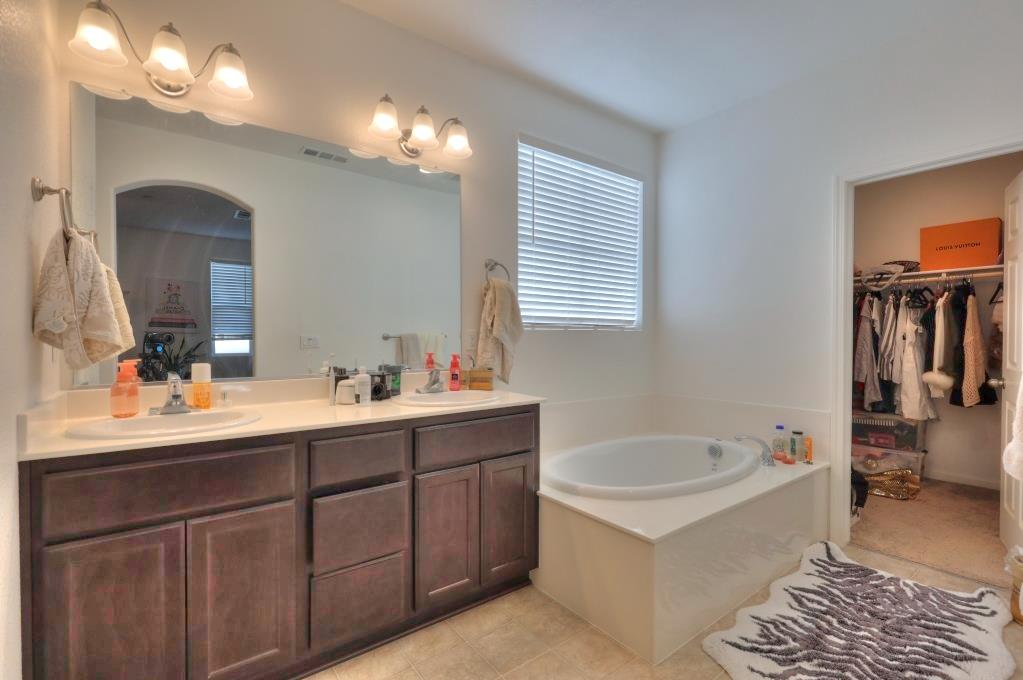 2995 Masterson Ln, Merced, CA 95348
