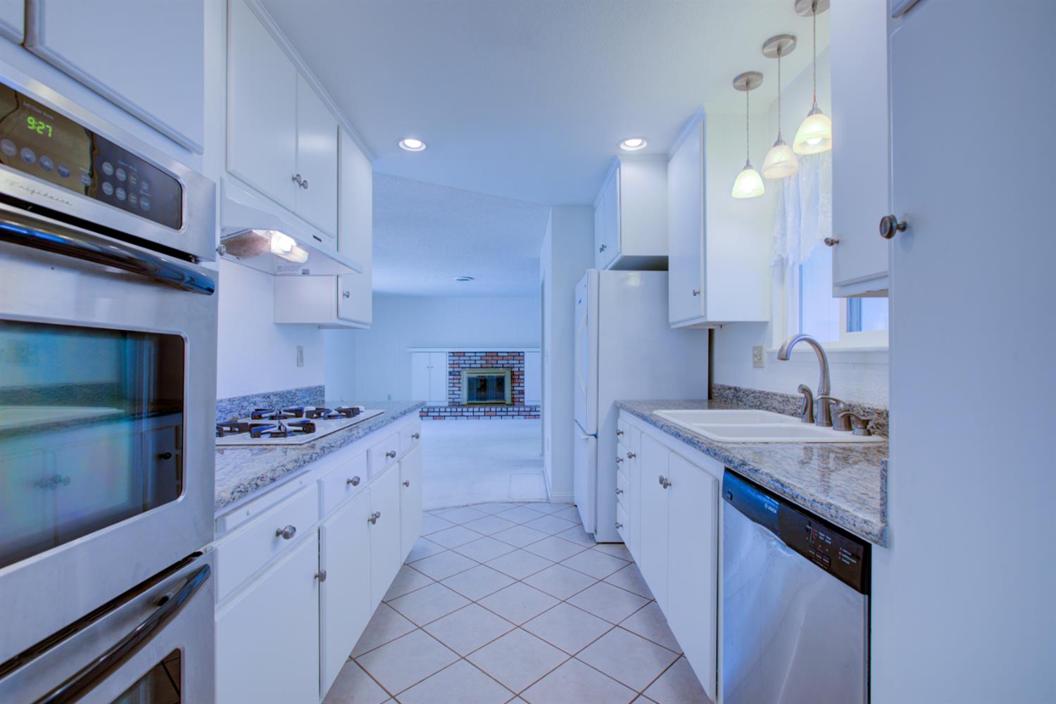 3028 Darlene Ln, Modesto, CA 95355