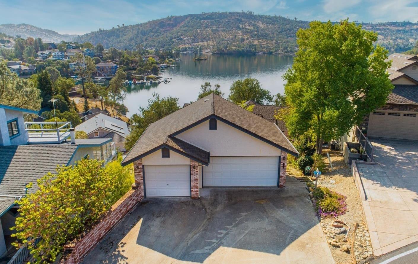 188 Oakhurst Ct, Copperopolis, CA 95228