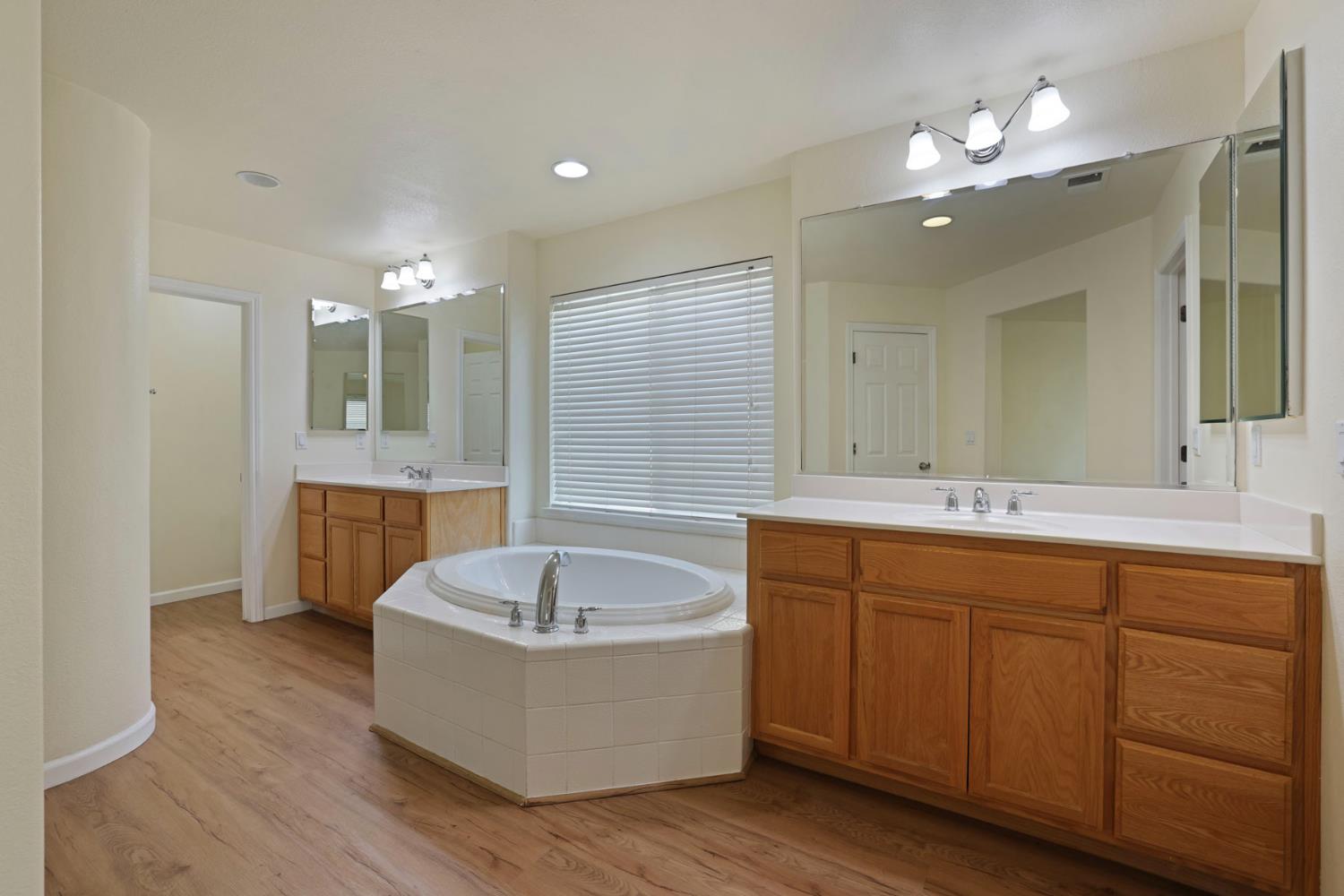 1435 Mesa Creek Dr, Patterson, CA 95363