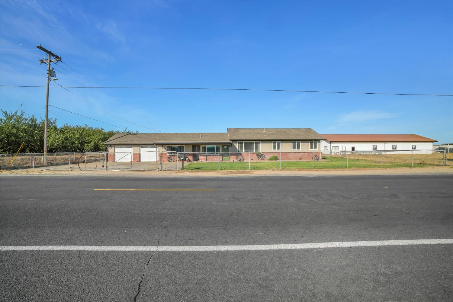 21913 S Airport Way, Manteca, CA 95337