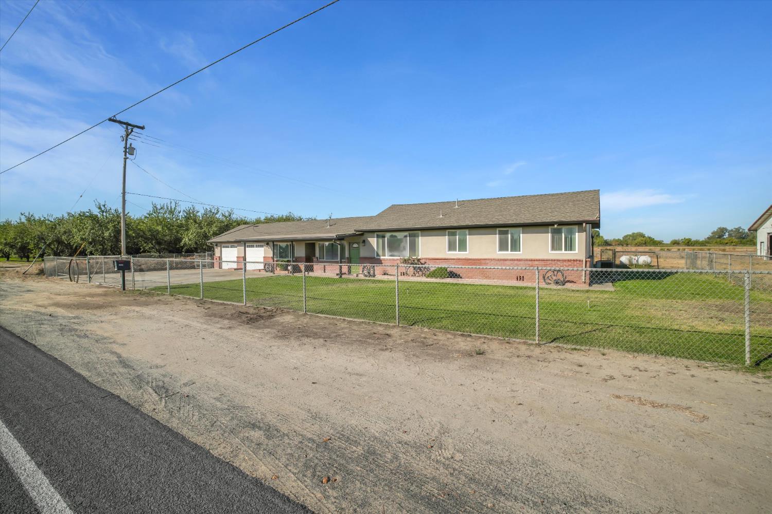 21913 S Airport Way, Manteca, CA 95337