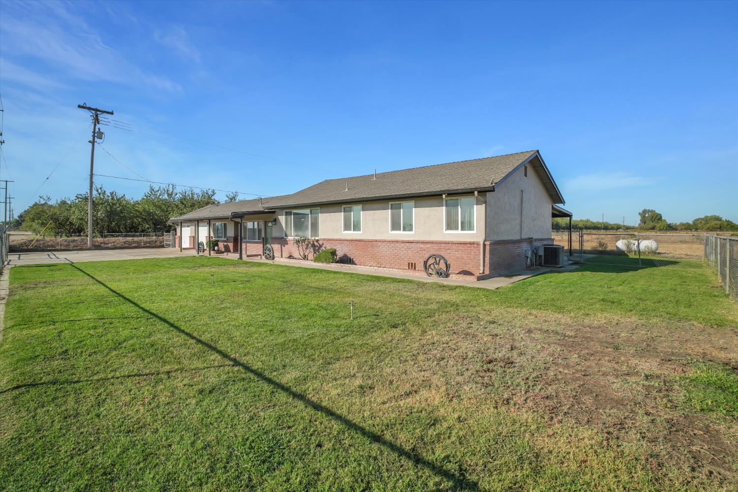 21913 S Airport Way, Manteca, CA 95337