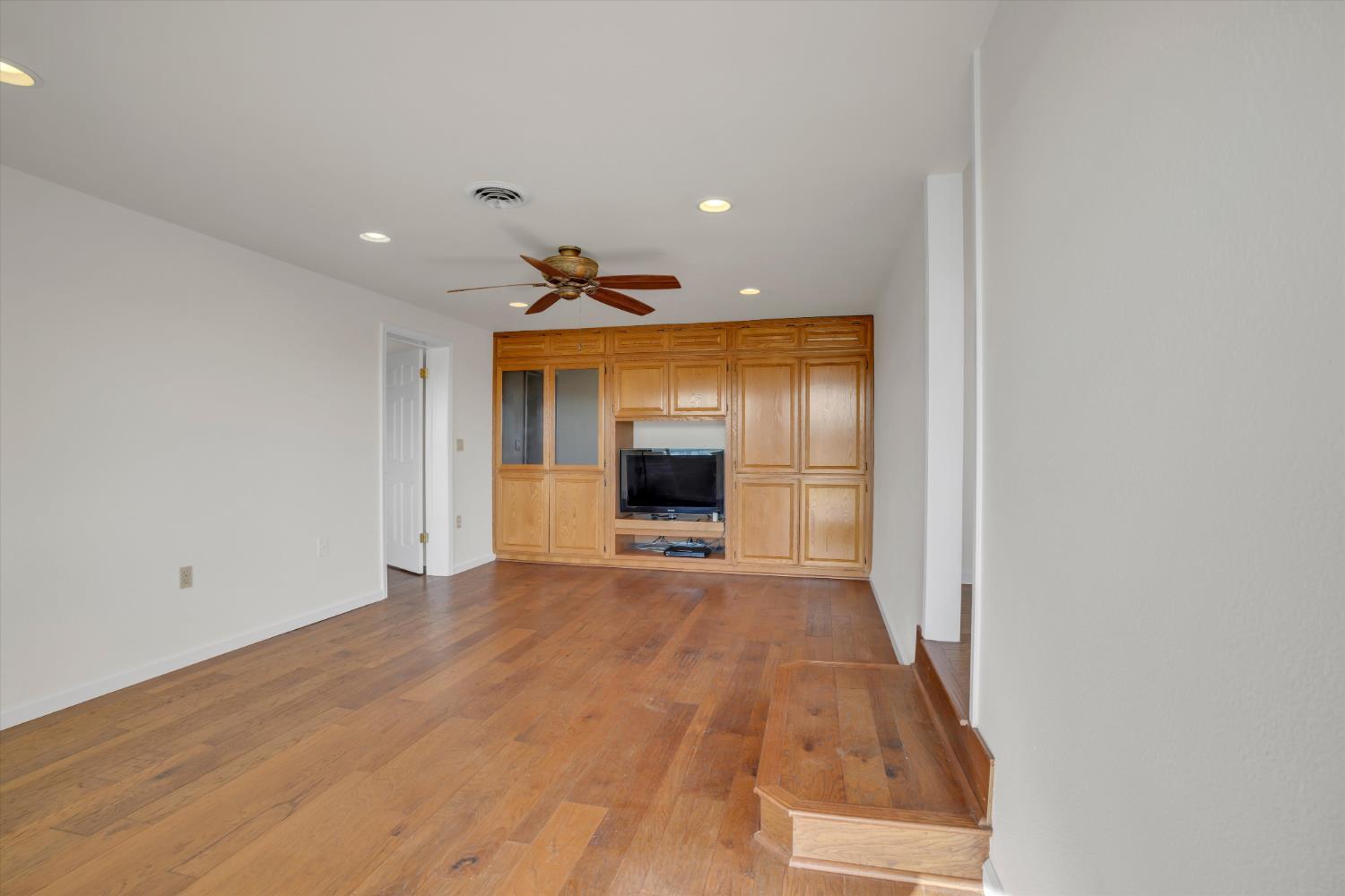 21913 S Airport Way, Manteca, CA 95337