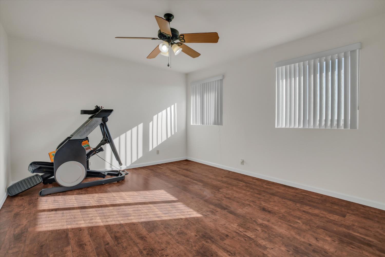 21913 S Airport Way, Manteca, CA 95337