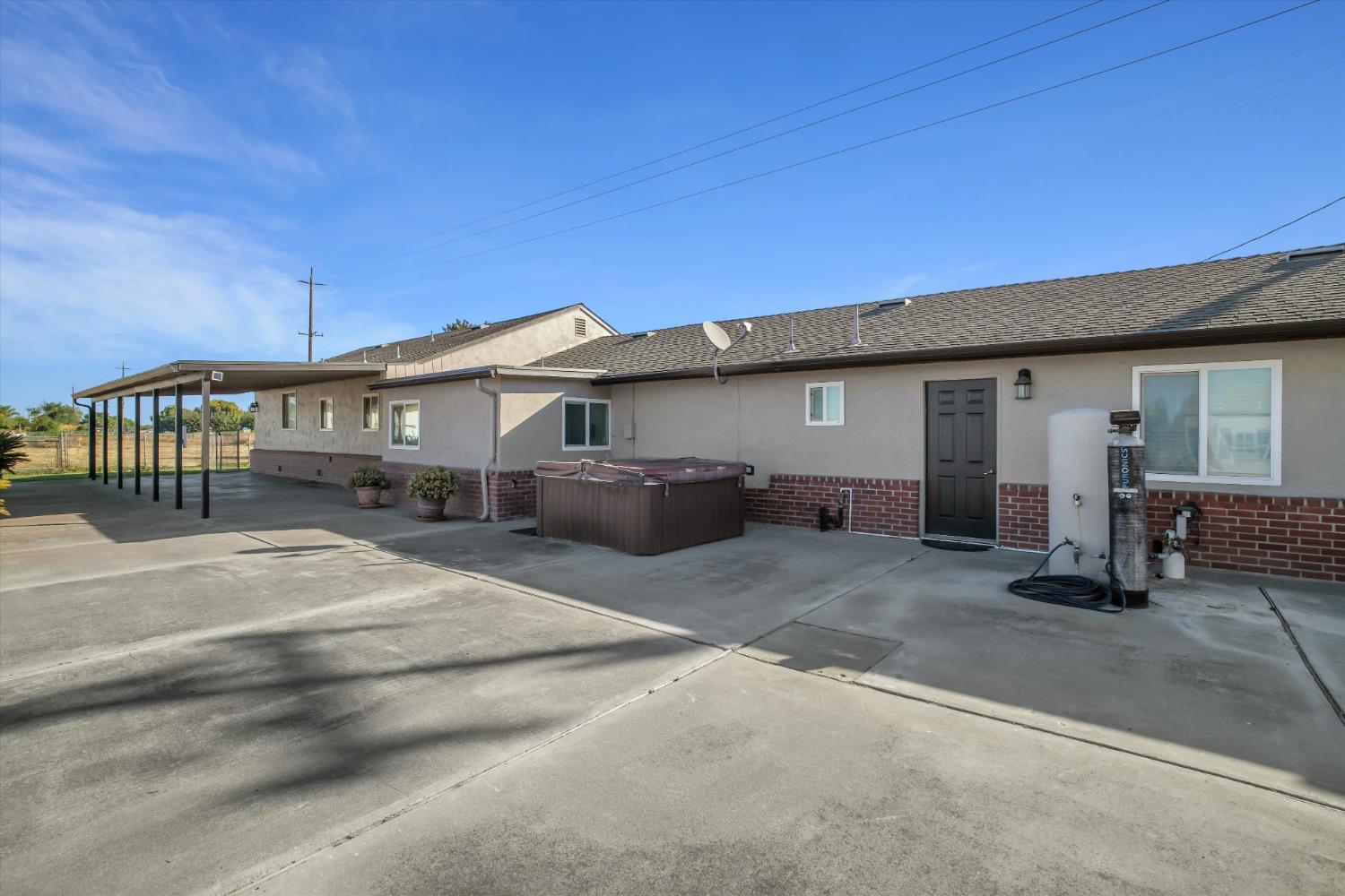 21913 S Airport Way, Manteca, CA 95337