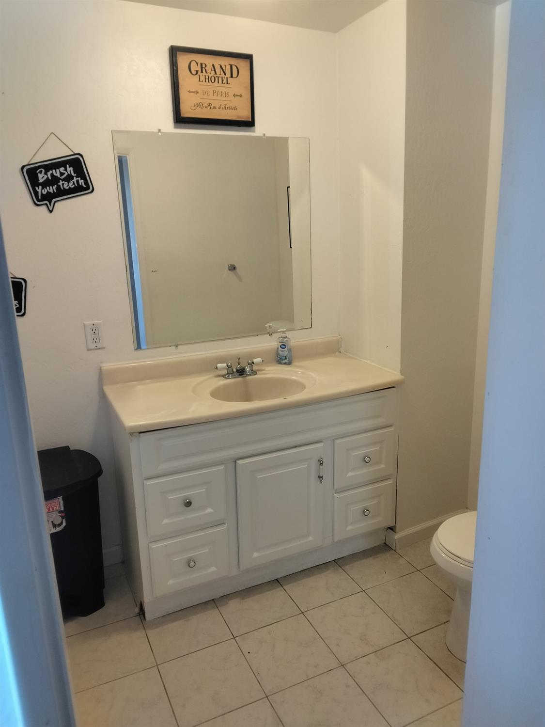 117 Angelus St, Turlock, CA 95380