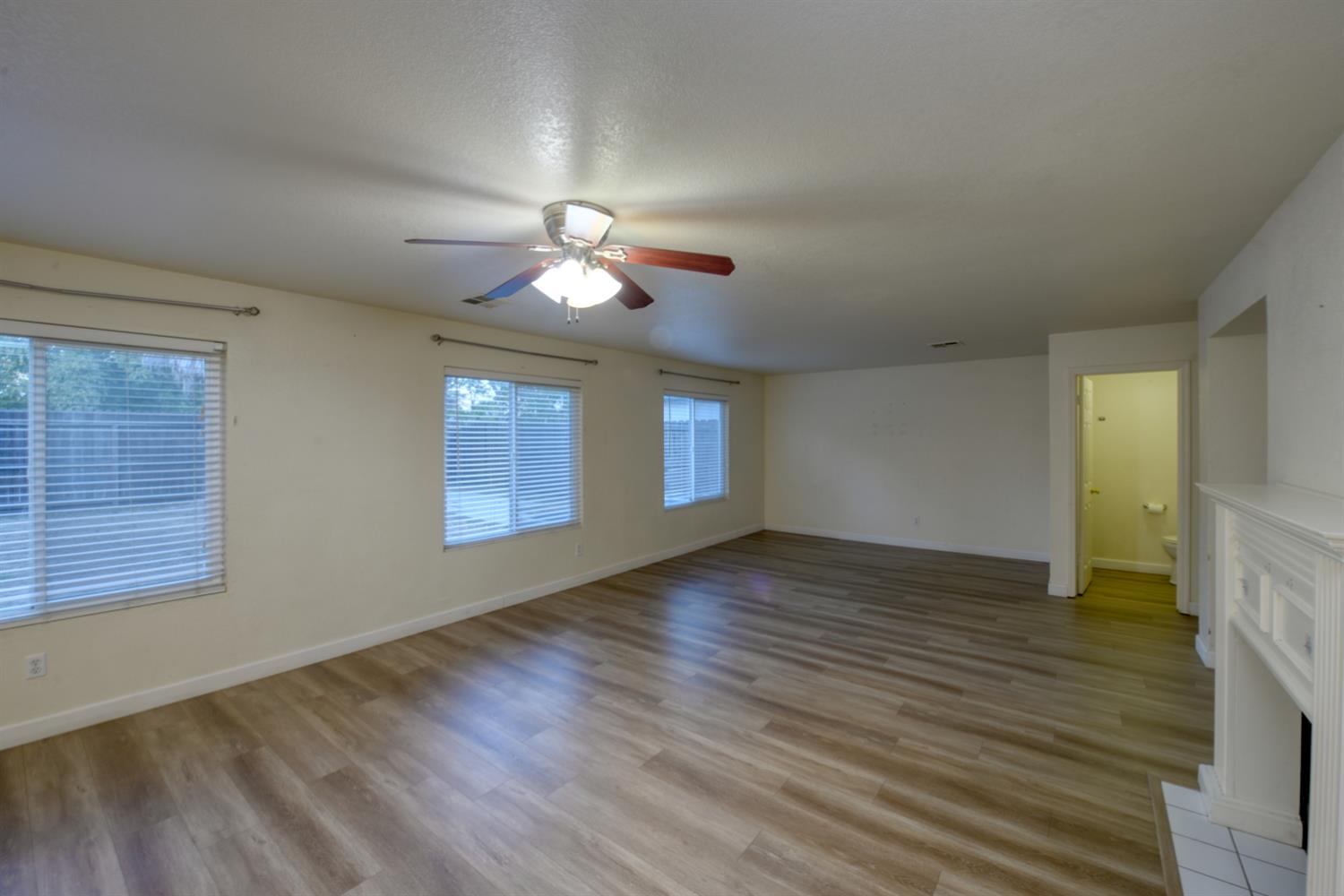 464 Red Robin Dr, Patterson, CA 95363