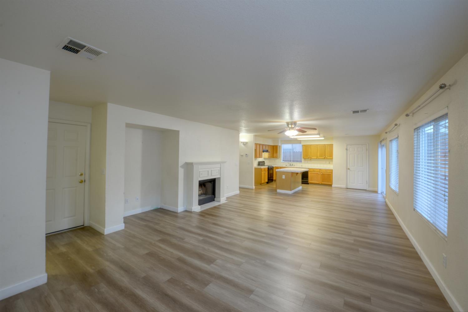 464 Red Robin Dr, Patterson, CA 95363