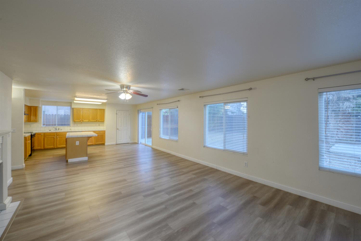 464 Red Robin Dr, Patterson, CA 95363