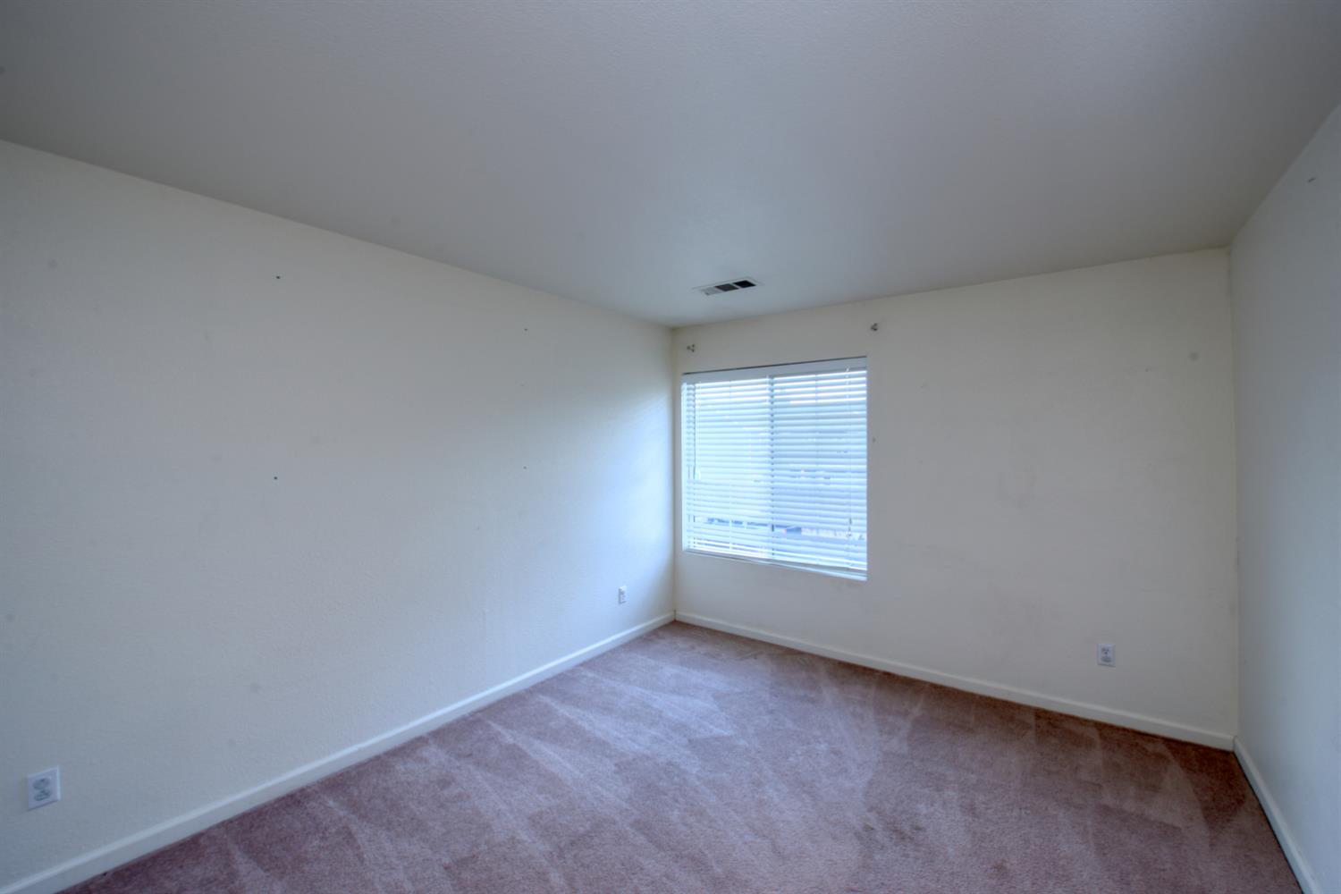 464 Red Robin Dr, Patterson, CA 95363