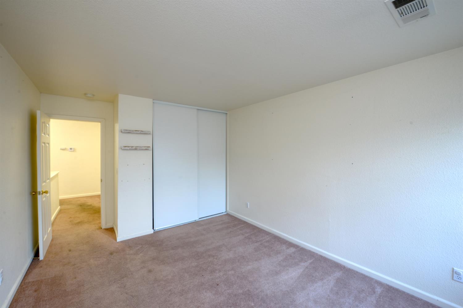 464 Red Robin Dr, Patterson, CA 95363