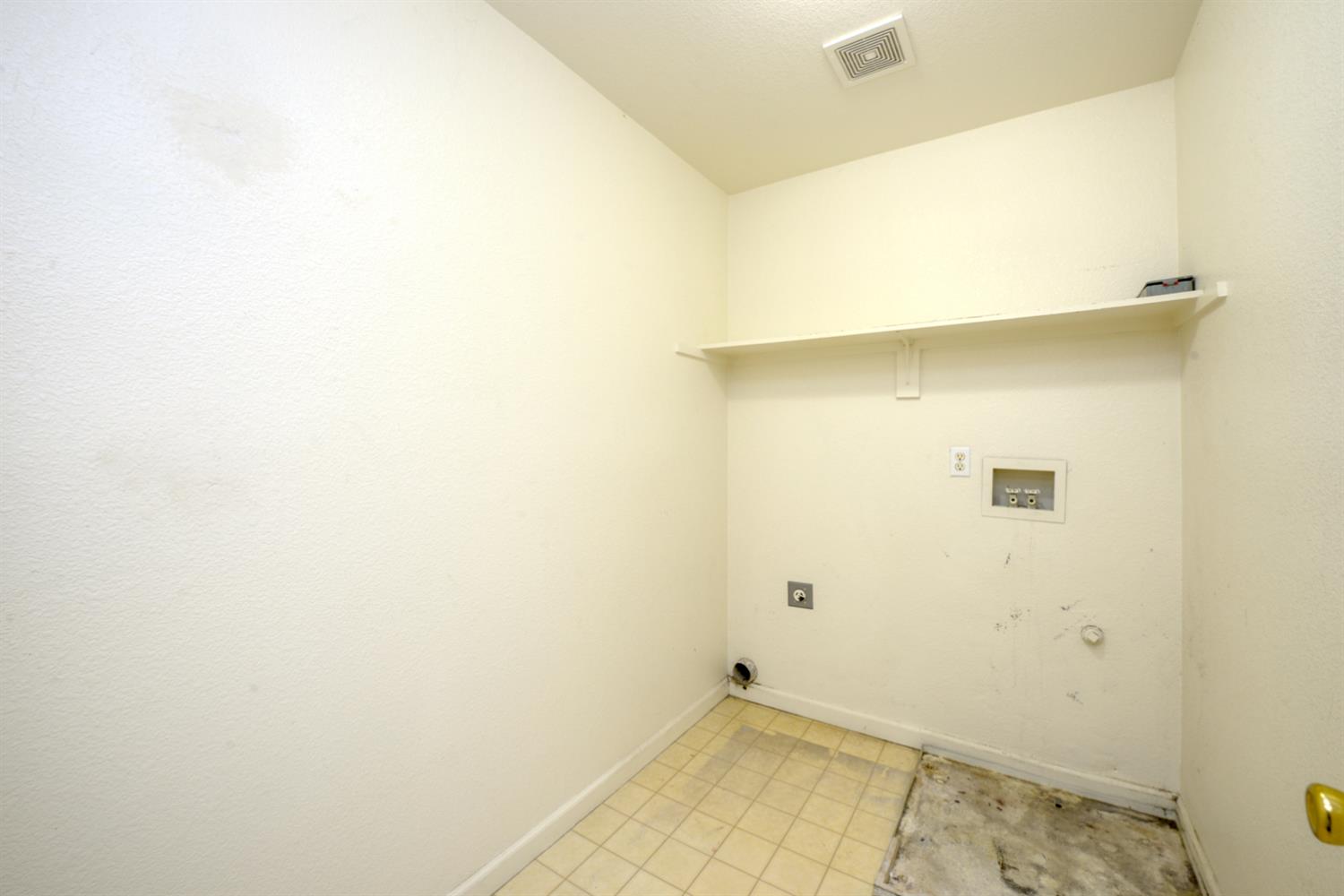 464 Red Robin Dr, Patterson, CA 95363