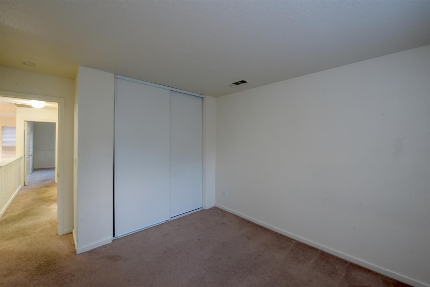 464 Red Robin Dr, Patterson, CA 95363