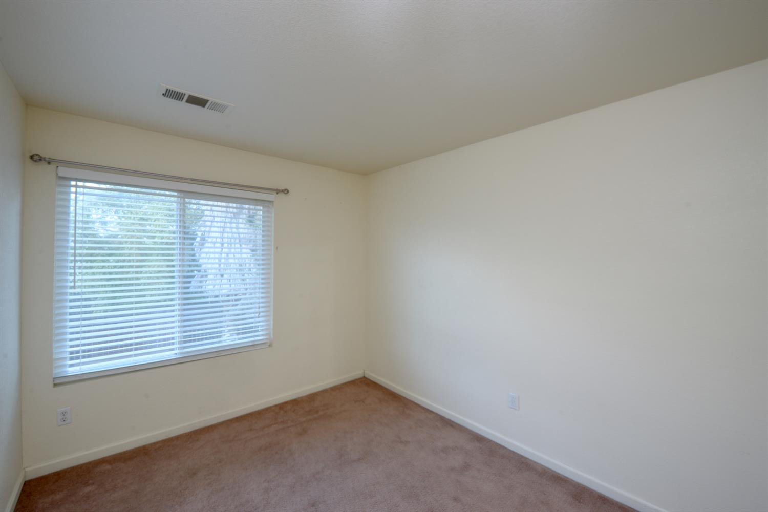 464 Red Robin Dr, Patterson, CA 95363