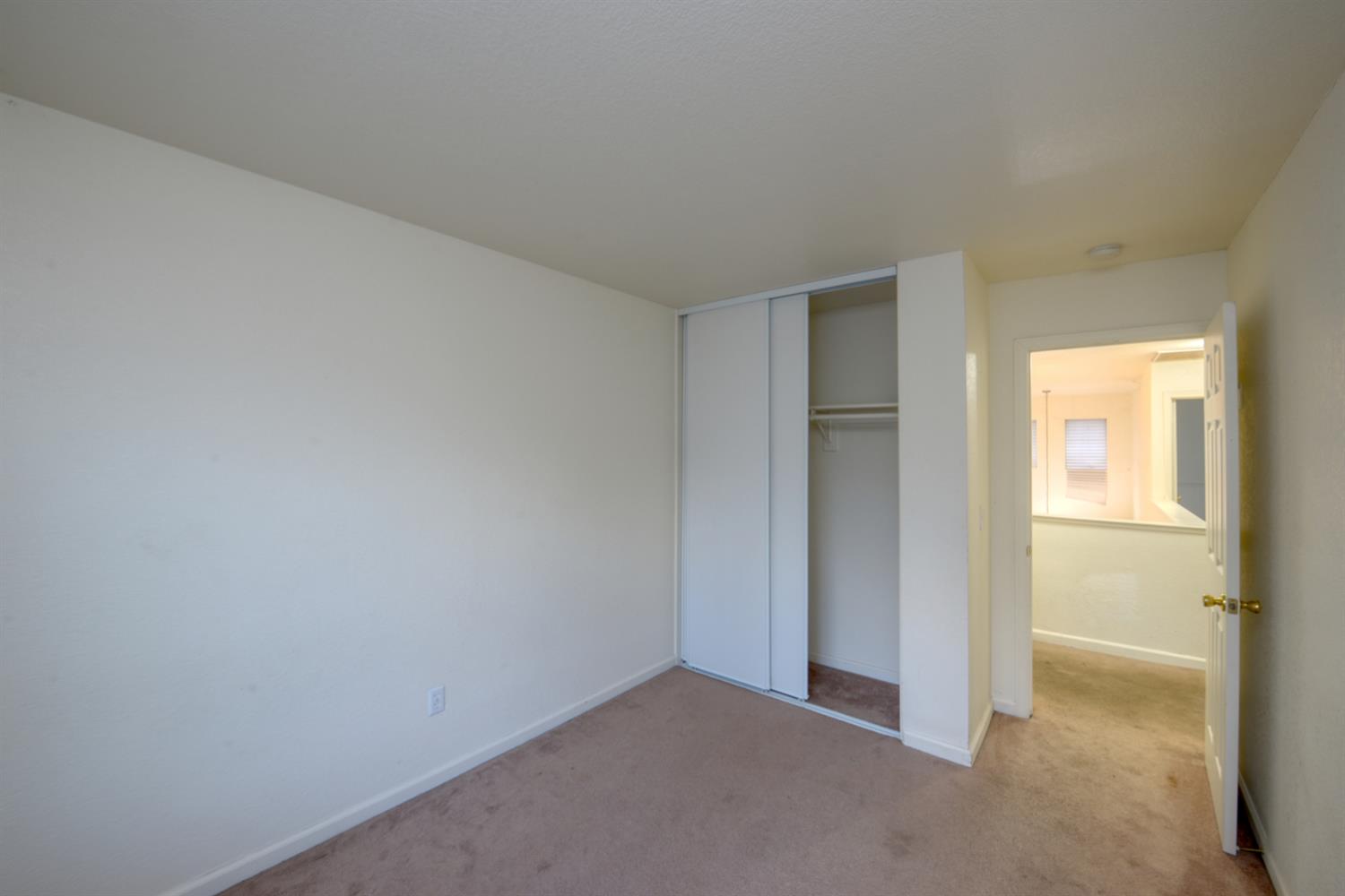 464 Red Robin Dr, Patterson, CA 95363
