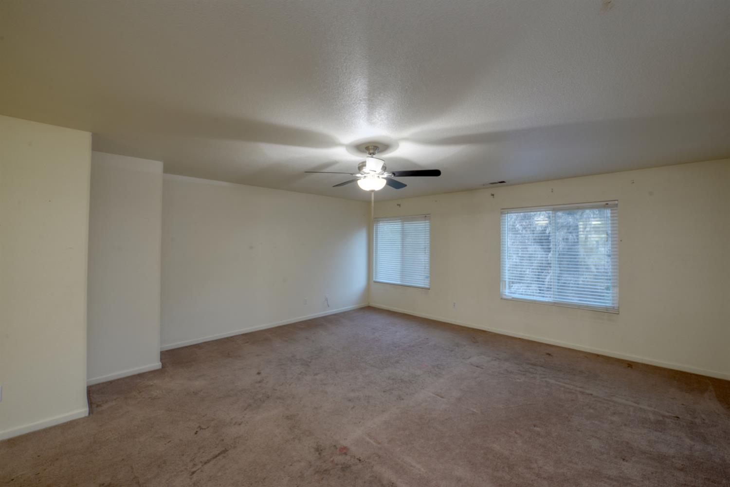 464 Red Robin Dr, Patterson, CA 95363