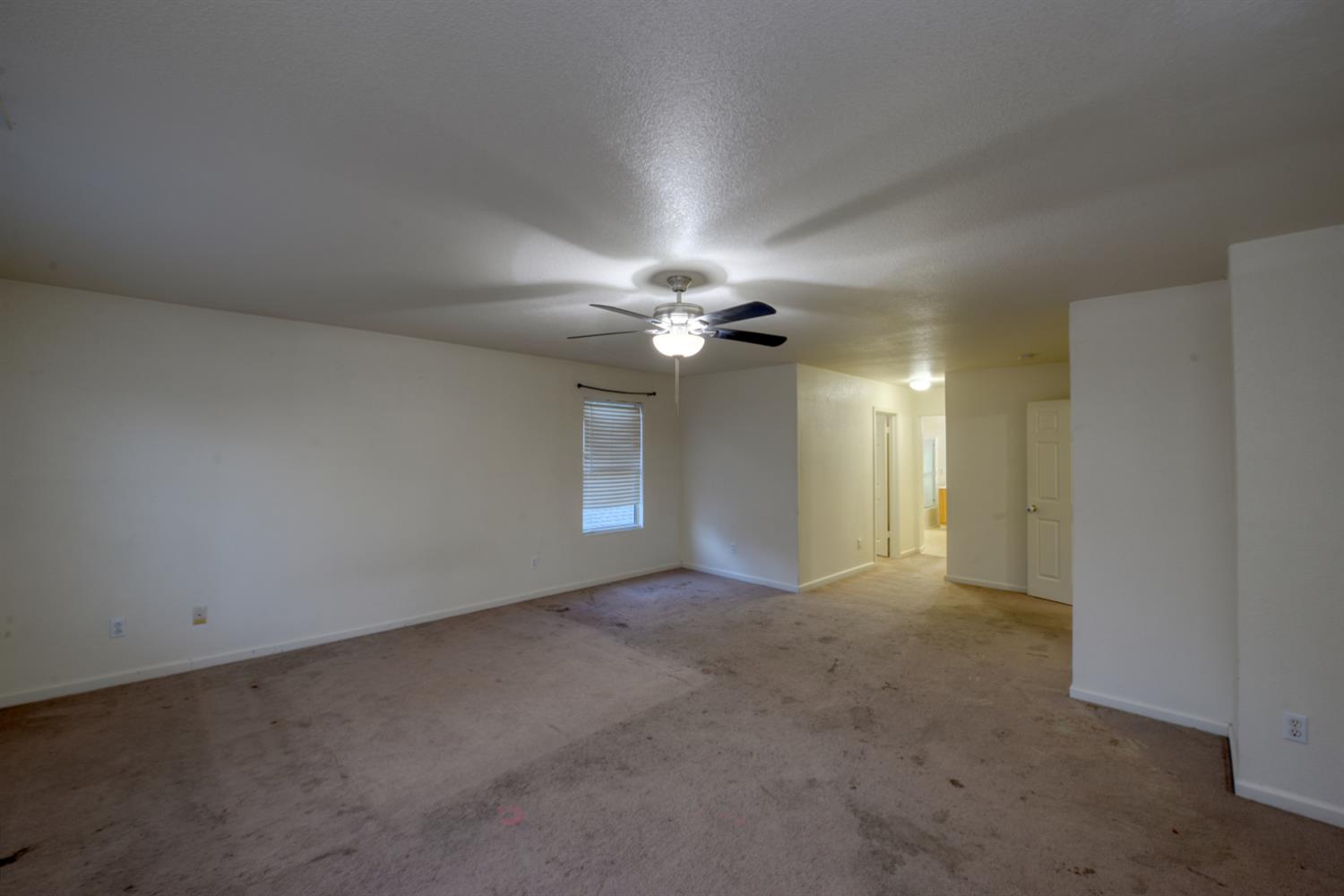 464 Red Robin Dr, Patterson, CA 95363