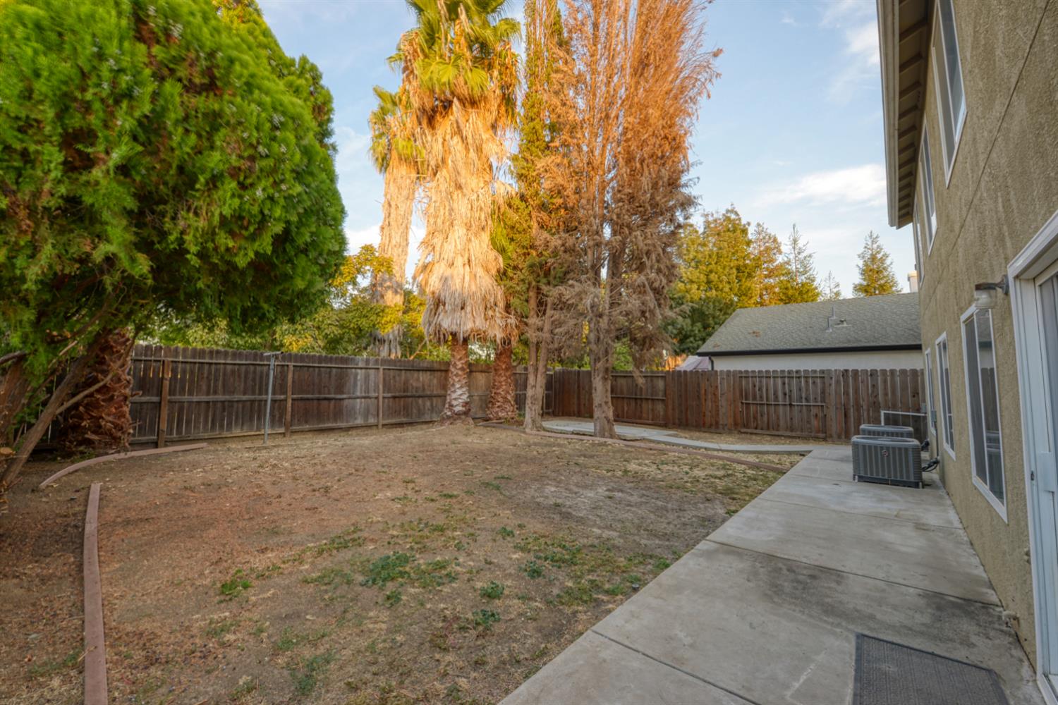 464 Red Robin Dr, Patterson, CA 95363