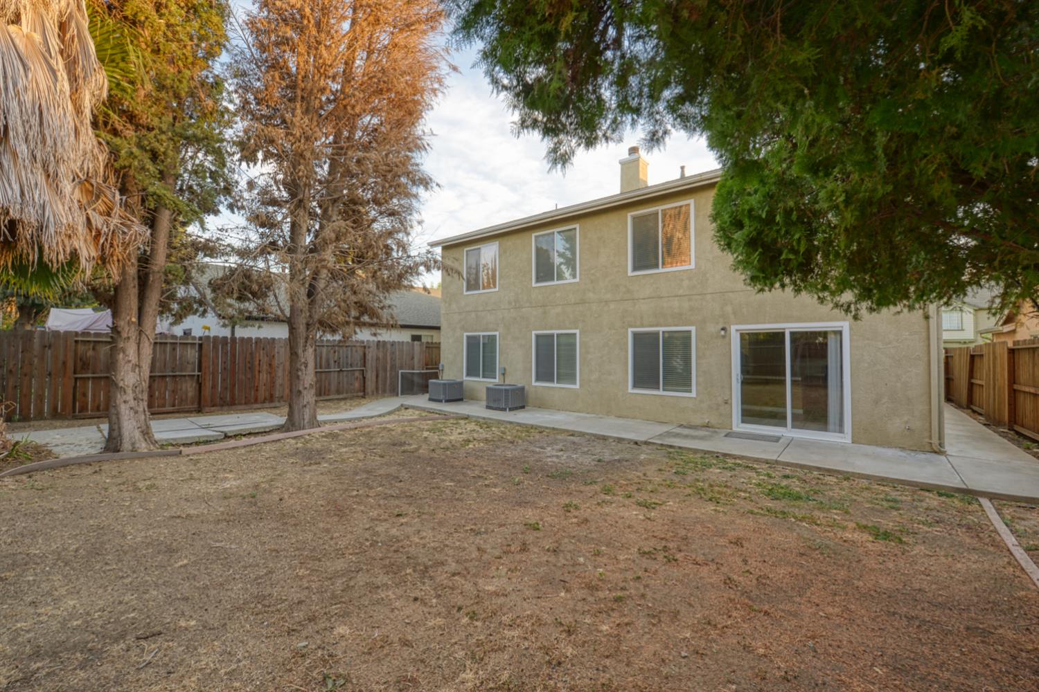 464 Red Robin Dr, Patterson, CA 95363