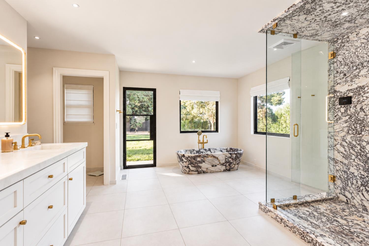 609 Bing Way, Modesto, CA 95356