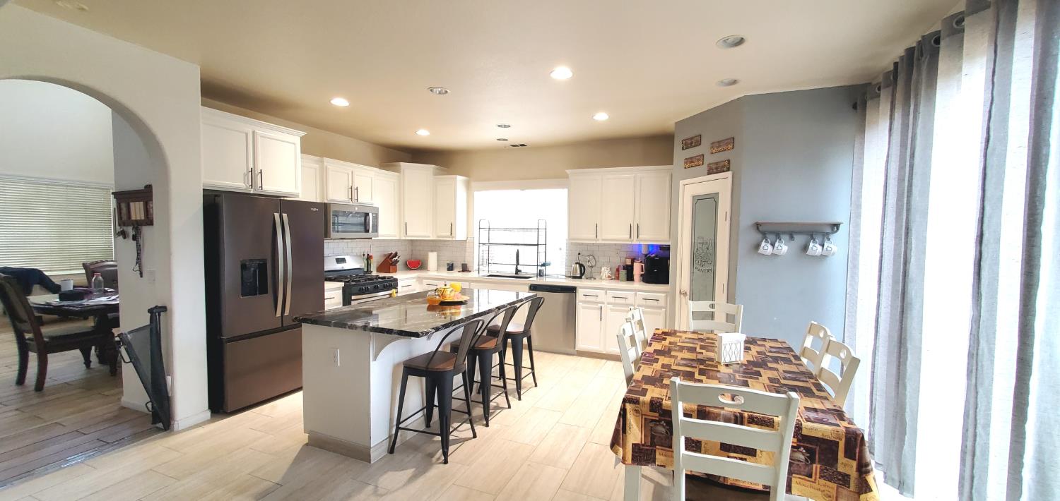 9630 Heatherhearst Dr, Chowchilla, CA 93610