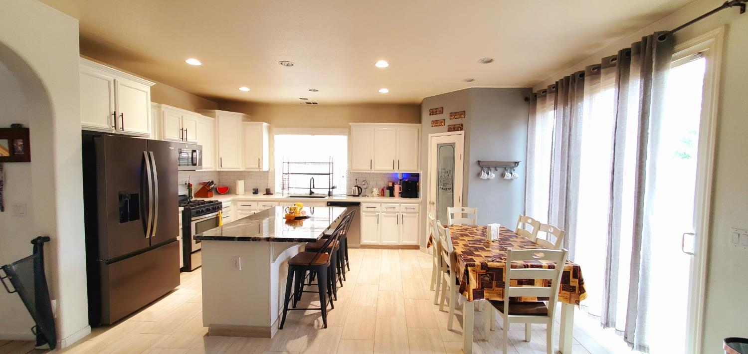 9630 Heatherhearst Dr, Chowchilla, CA 93610