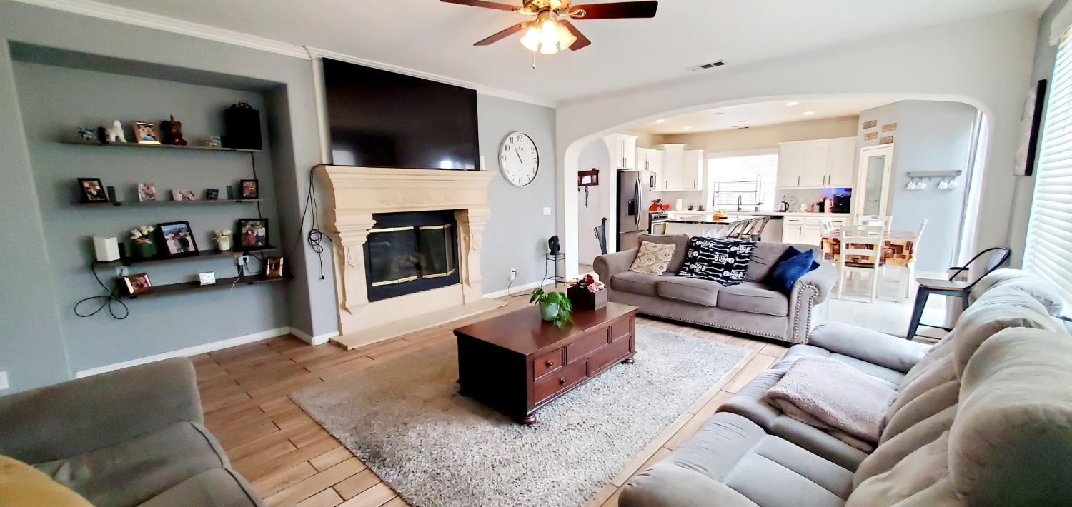 9630 Heatherhearst Dr, Chowchilla, CA 93610