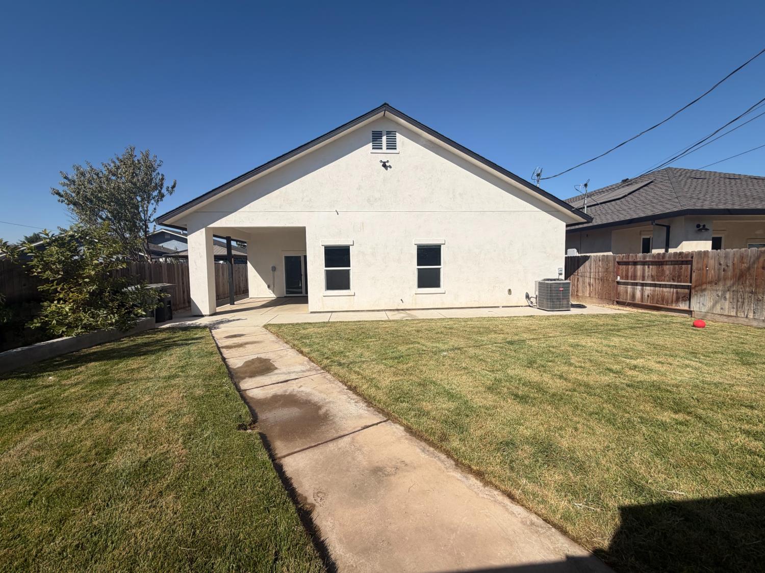 3716 Sierra St, Riverbank, CA 95367