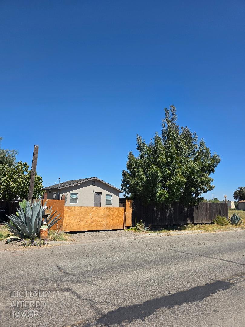8794 BLOSSOM Ave, Dos Palos, CA 93620