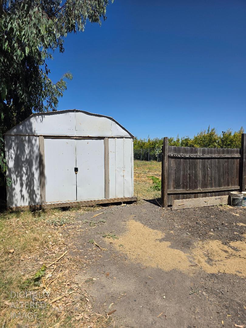 8794 BLOSSOM Ave, Dos Palos, CA 93620