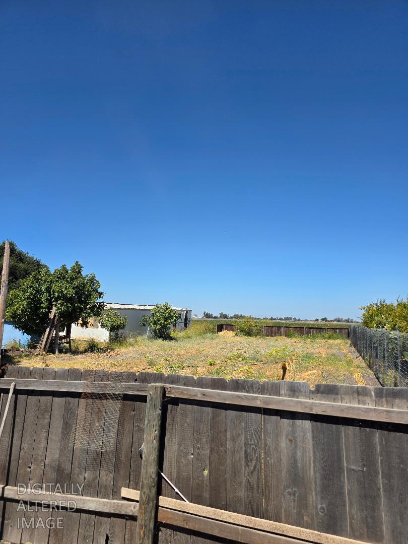 8794 BLOSSOM Ave, Dos Palos, CA 93620