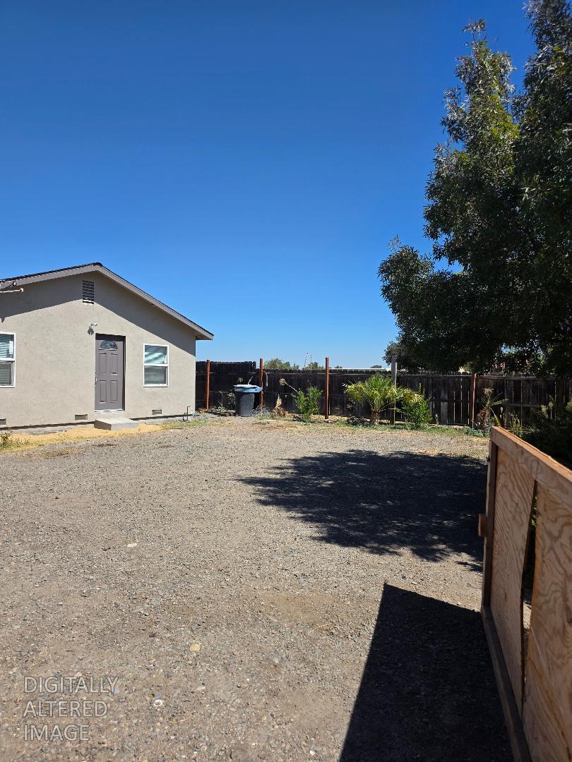 8794 BLOSSOM Ave, Dos Palos, CA 93620