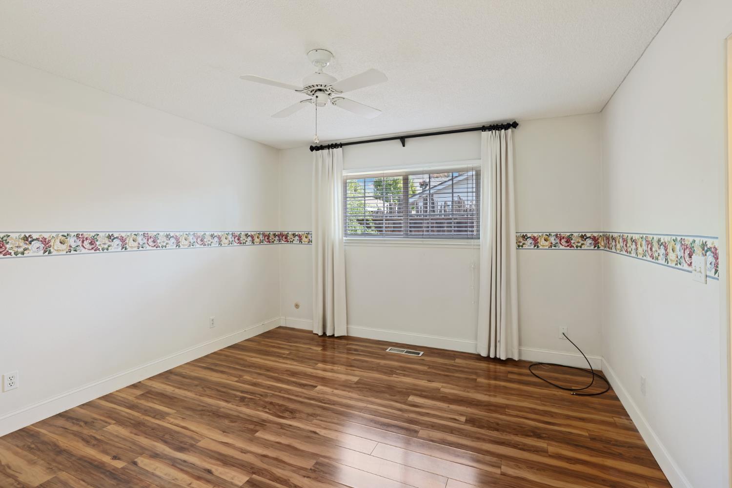 120 Andrews Ct, Turlock, CA 95380